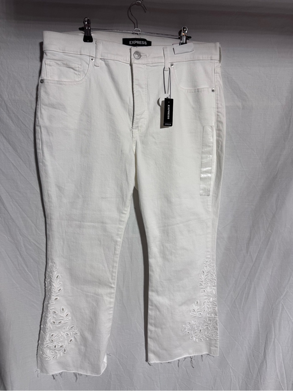 NWT Express white cropped flare high rise embellished jeans Size 14